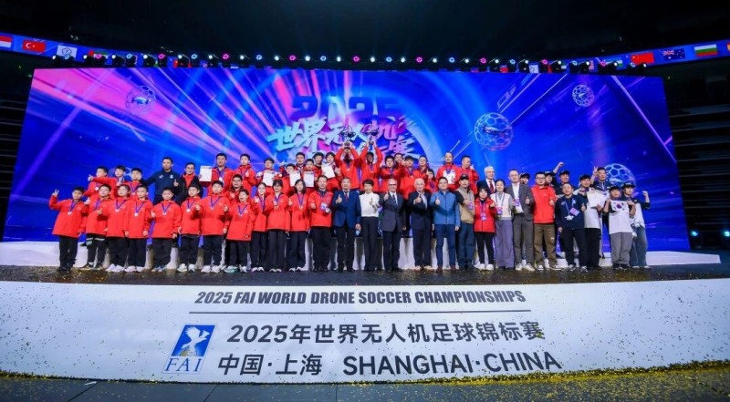 中國隊(duì)奪雙冠 中國隊(duì)奪雙冠